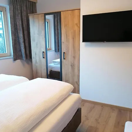 Eberharter Apartman *